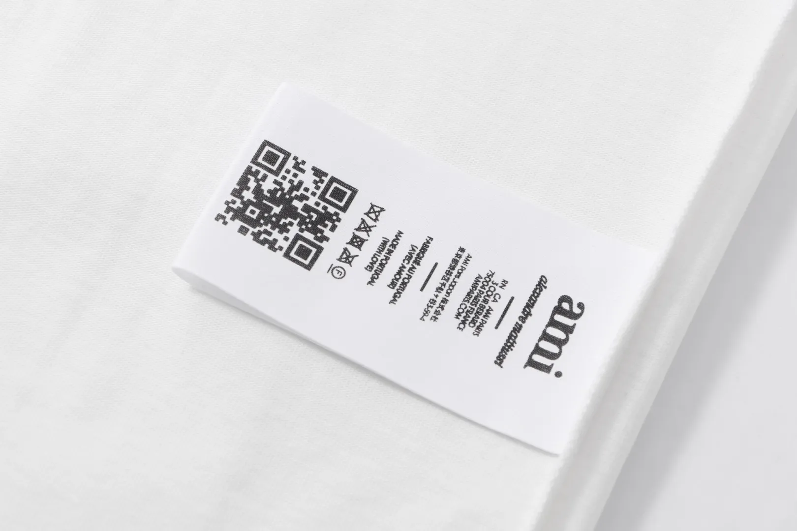 Style No.: A 008# P57 Ami 2026 Spring/Summer New Arrival T-shirt Short Sleeve The workmanship of this chapter is extremely cumbersome and complicated. It uses water-soluble polyester and water-soluble thread, first starting the pattern, dyeing, then air-drying, shaping, and then laser processing of details. The process time is long, which distinguishes it from the garbage version of the leaky bottom fabric on the market. We completely restore the correct version of the official website 1:1, with high-weight fabrics, synchronized detail routing, and restored official website letter embroidery, which is the only correct version on the entire network. Color: Apricot Black Navy Blue White Sizes: S-XL
